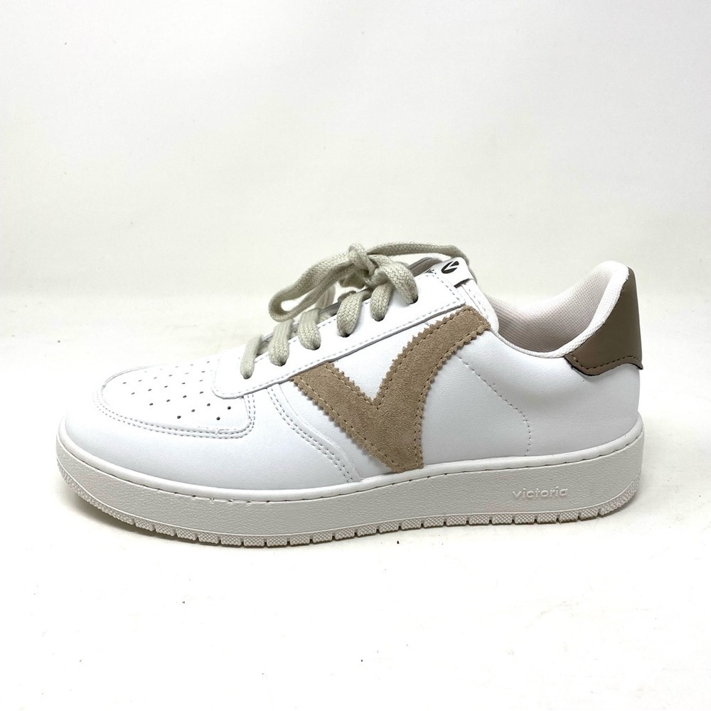 White and Tan Minimalist Sneakers with Suede Panels